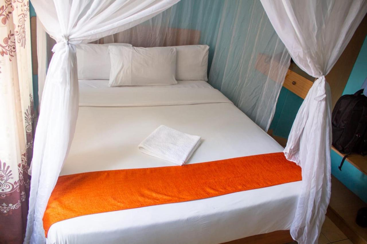 ลา จาร์ดีน โฮเต็ล Bed & Breakfast ไนโรบี ภายนอก รูปภาพ