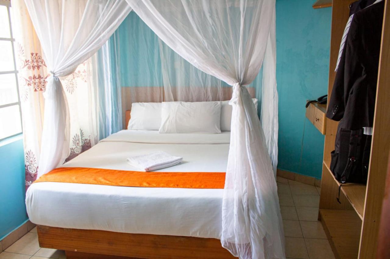 ลา จาร์ดีน โฮเต็ล Bed & Breakfast ไนโรบี ภายนอก รูปภาพ