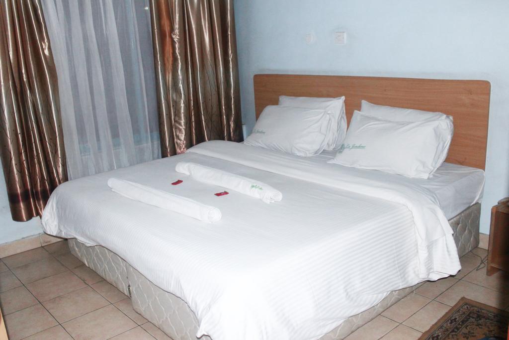 ลา จาร์ดีน โฮเต็ล Bed & Breakfast ไนโรบี ภายนอก รูปภาพ