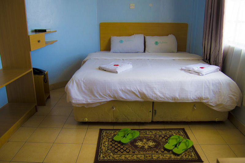 ลา จาร์ดีน โฮเต็ล Bed & Breakfast ไนโรบี ภายนอก รูปภาพ