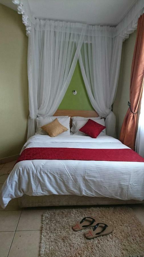 ลา จาร์ดีน โฮเต็ล Bed & Breakfast ไนโรบี ภายนอก รูปภาพ